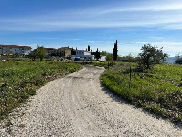 Terreno in vendita a San Valentino In Abruzzo, Abruzzo