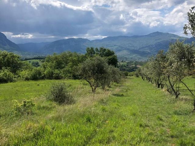 Terreno in vendita a San Valentino In Abruzzo, Abruzzo