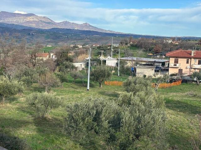 Terreno in vendita a San Valentino In Abruzzo, Abruzzo