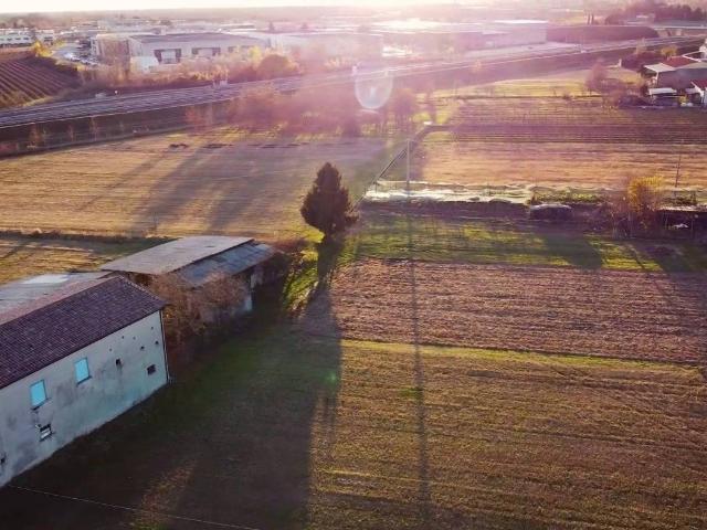 Terreno in vendita a San Vendemiano, Veneto