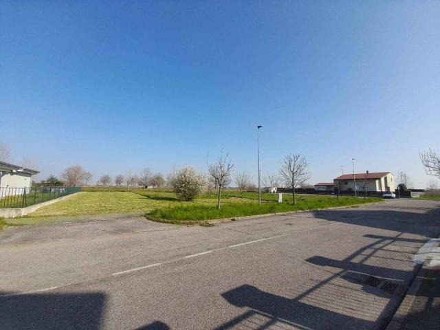 Terreno in vendita a Sanguinetto, Veneto