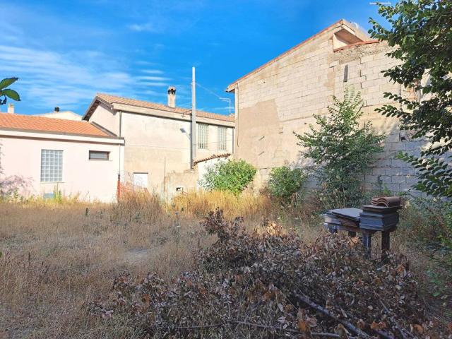 Terreno in vendita a Sanluri, Sardigna/Sardegna