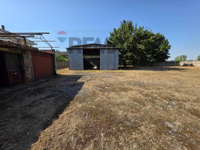 Terreno in vendita a Sannazzaro De' Burgondi, Lombardia