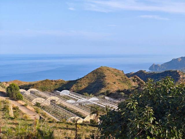 Terreno in vendita a Sparagonà, Santa Teresa Di Riva
