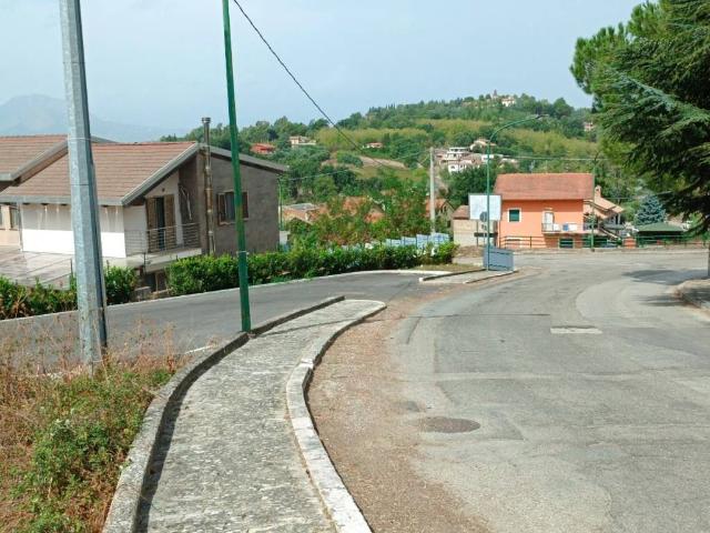 Terreno in vendita a Sant'angelo A Cupolo, Campania