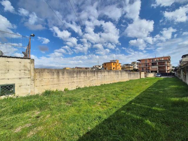Terreno in vendita a Sant'antimo, Campania