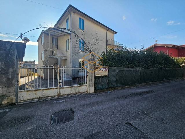 Terreno in vendita a Santorso, Veneto