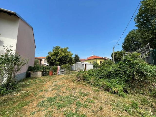 Terreno in vendita a Saronno, Lombardia