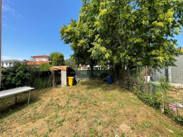 Terreno in vendita a Saronno, Lombardia