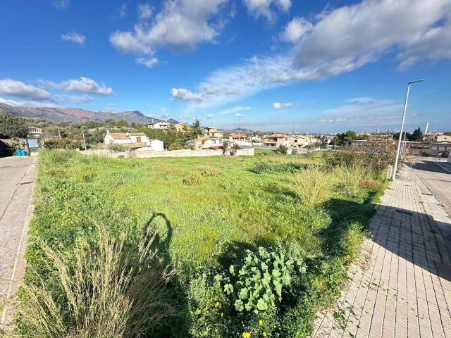 Terreno in vendita a Sarroch, Sardigna/Sardegna