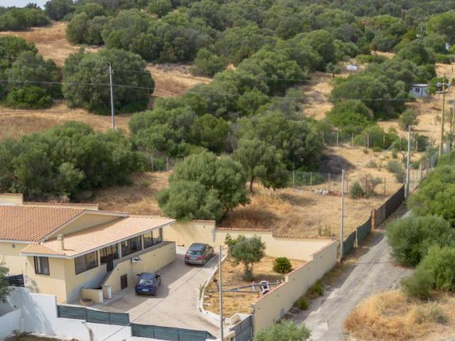 Terreno in vendita a Sarroch, Sardigna/Sardegna
