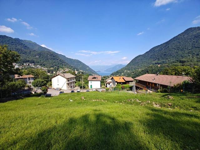 Terreno in vendita a Schignano, Lombardia