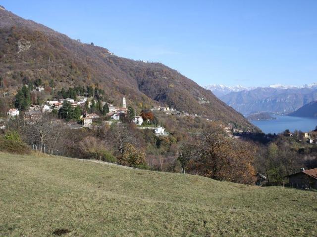 Terreno in vendita a Schignano, Lombardia