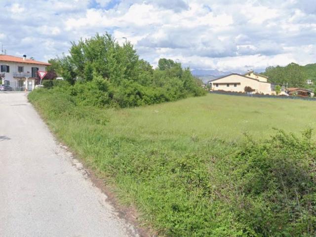Terreno in vendita a Scoppito, Abruzzo