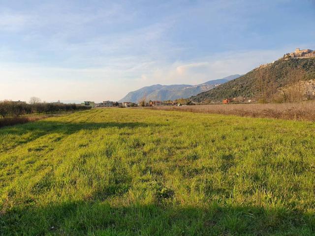 Terreno in vendita a Monticchio, Sermoneta