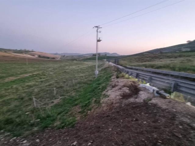 Terreno in vendita a Caltanissetta, Sicilia
