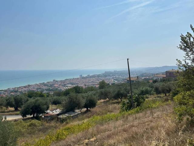 Terreno in vendita a Silvi, Abruzzo