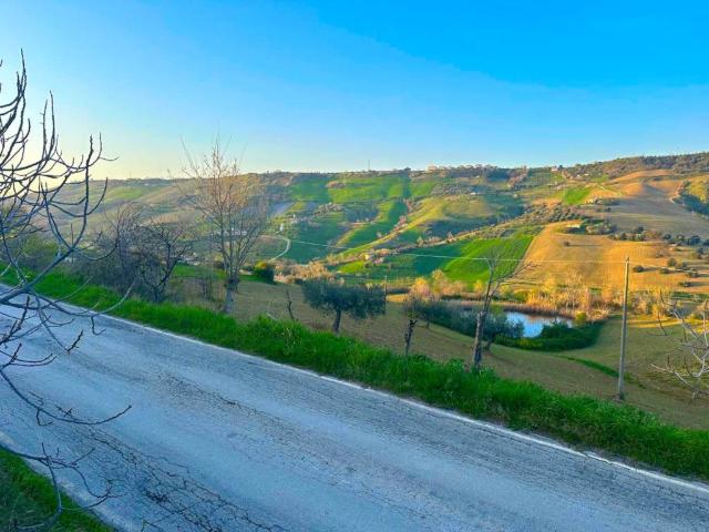 Terreno in vendita a Silvi, Abruzzo