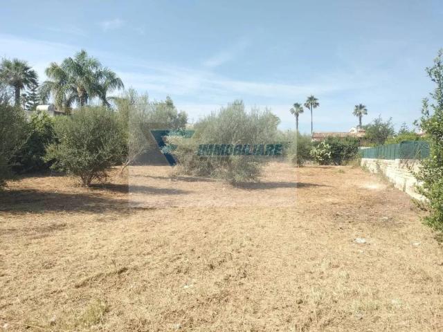 Terreno in vendita a Fontane Bianche, Siracusa