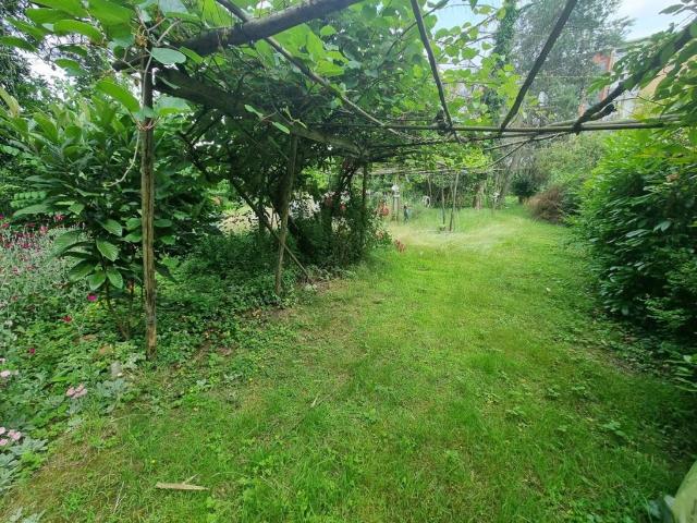Terreno in vendita a Solaro, Lombardia