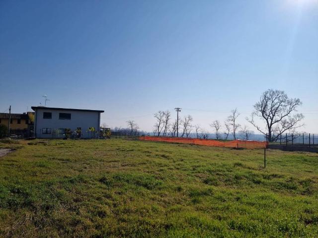Terreno in vendita a Sommo, Lombardia