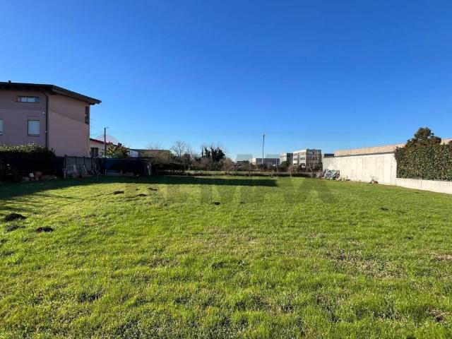 Terreno in vendita a Sovico, Lombardia