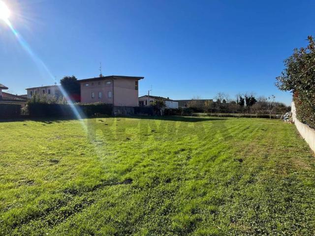 Terreno in vendita a Sovico, Lombardia