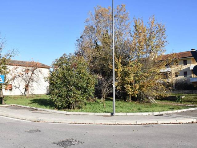 Terreno in vendita a Spresiano, Veneto