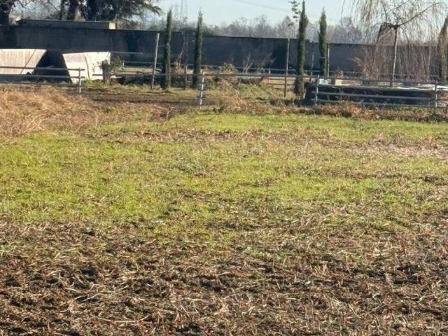 Terreno in vendita a Cascina Gazzulo, Sulbiate