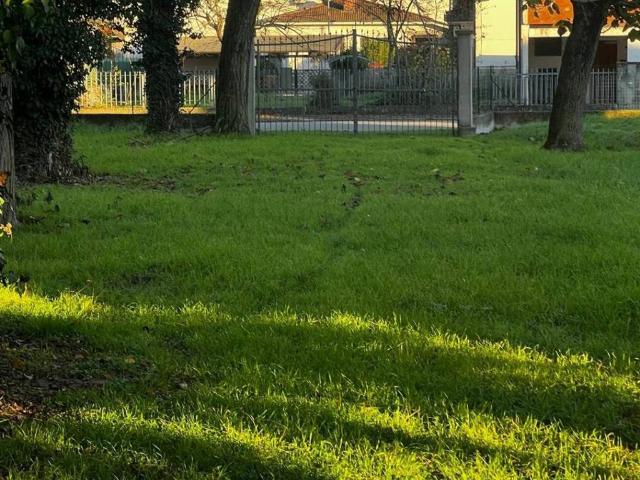 Terreno in vendita a Suzzara, Lombardia