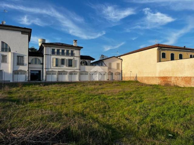 Terreno in vendita a Suzzara, Lombardia