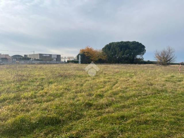 Terreno in vendita a Tavagnacco, Friuli-Venezia Giulia