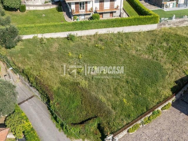 Terreno in vendita a Tavernola Bergamasca, Lombardia