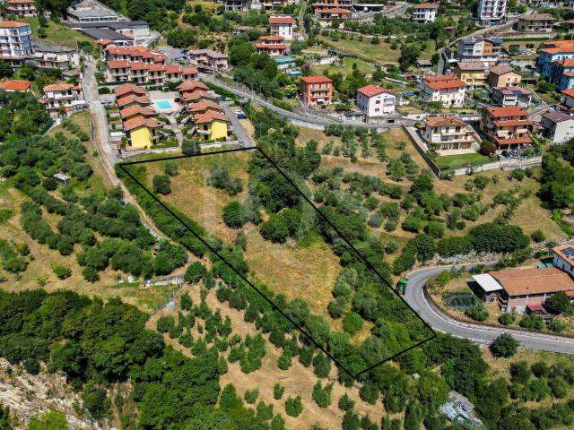 Terreno in vendita a Tavernola Bergamasca, Lombardia