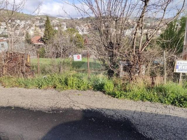 Terreno in vendita a Contrada De Contro, Teramo