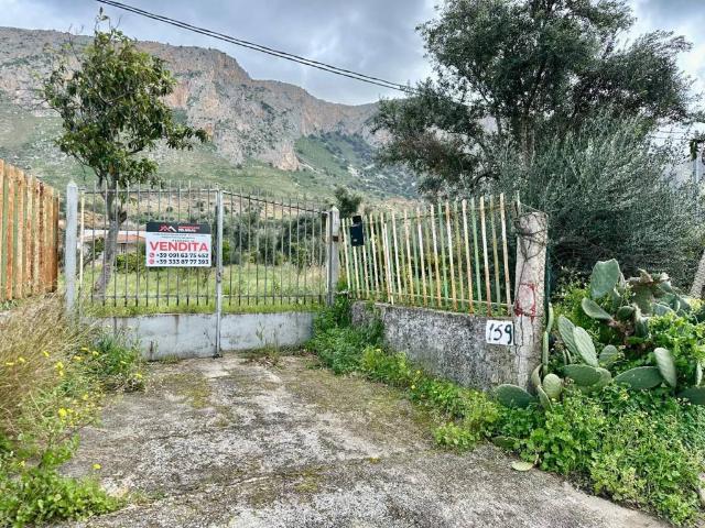 Terreno in vendita a Terrasini, Sicilia