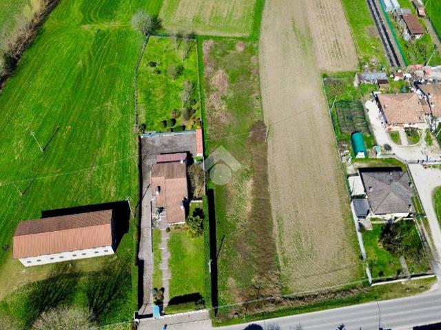 Terreno in vendita a Tezze Sul Brenta, Veneto