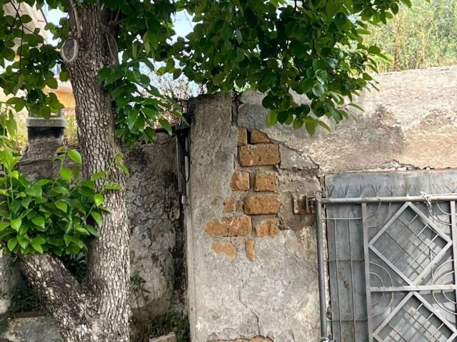 Terreno in vendita a Guidonia Montecelio, Roma Capitale