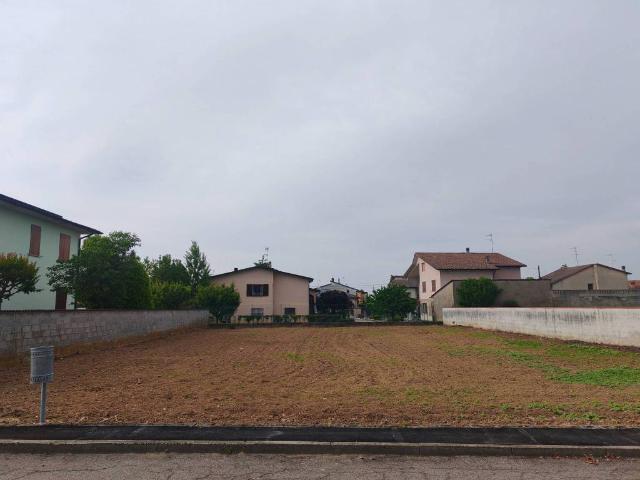 Terreno in vendita a Torre De' Picenardi, Lombardia