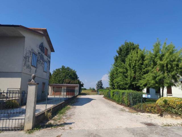 Terreno in vendita a Torre De' Picenardi, Lombardia