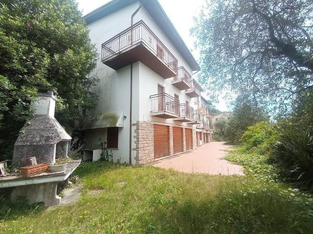Terreno in vendita a Torri Del Benaco, Veneto