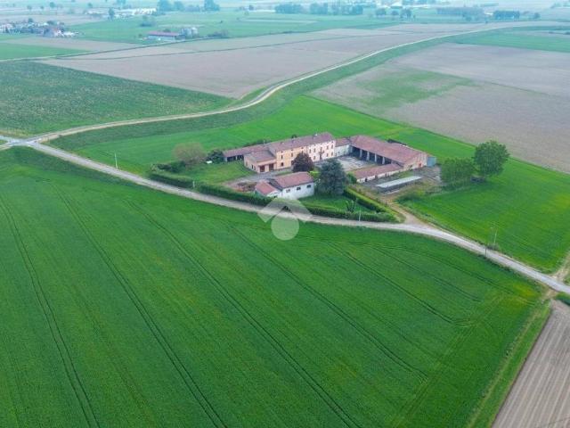 Terreno in vendita a Torricella Del Pizzo, Lombardia