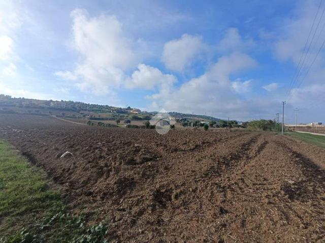 Terreno in vendita a Tortoreto, Teramo