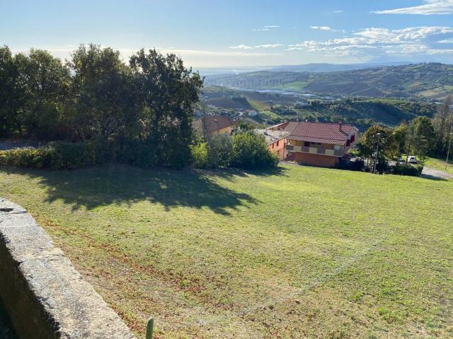 Terreno in vendita a Unione dei Comuni della Val Vibrata, Tortoreto