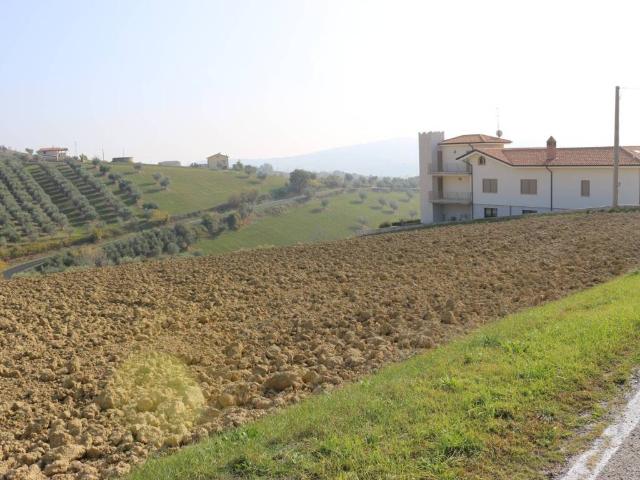 Terreno in vendita a Unione dei Comuni della Val Vibrata, Tortoreto