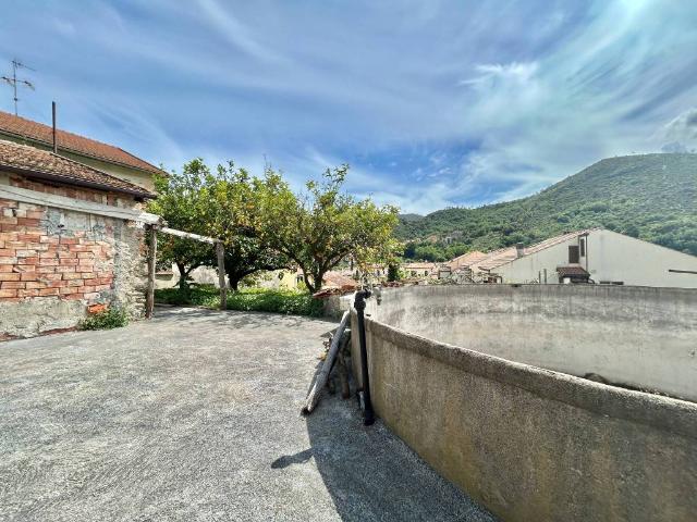 Terreno in vendita a Tovo San Giacomo, Liguria