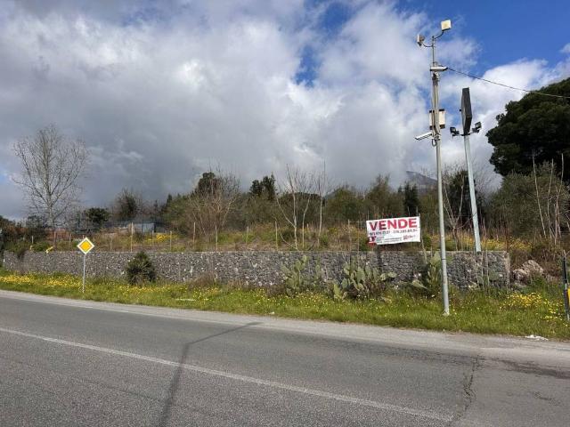 Terreno in vendita a Trecase, Campania