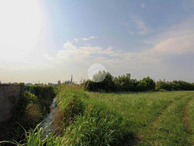 Terreno in vendita a Treviglio, Lombardia