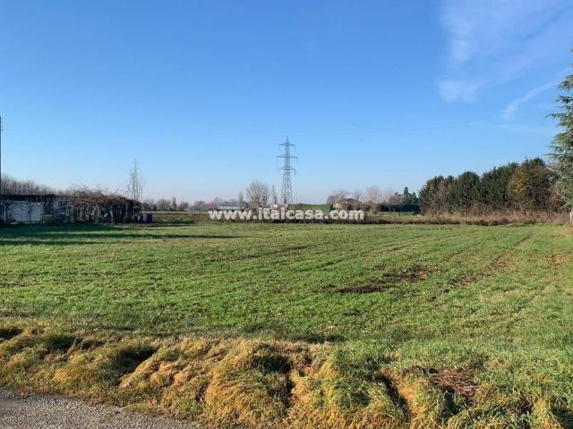 Terreno in vendita a Treviglio, Lombardia