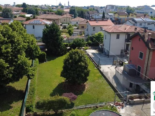 Terreno in vendita a Treviglio, Lombardia